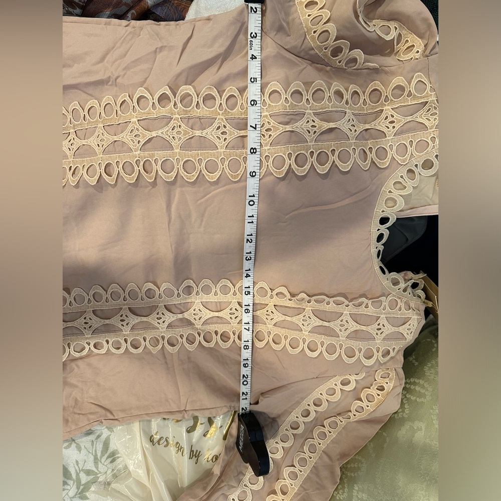 Beautiful Dress with Belt - Picture 12 of 14